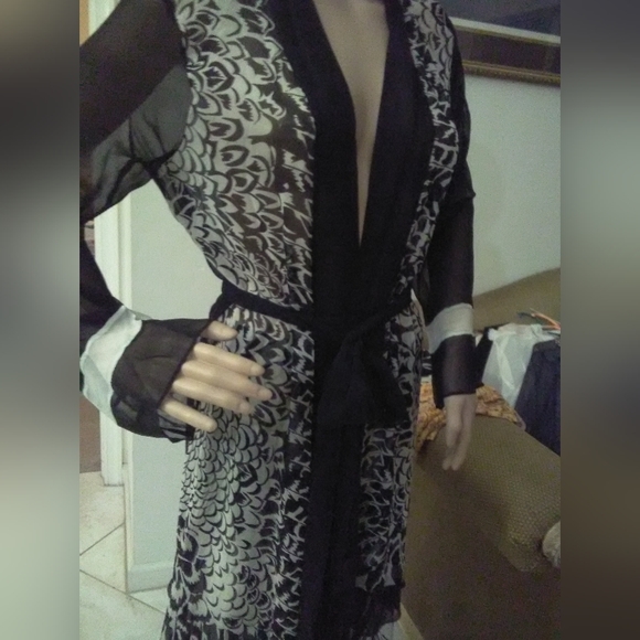 BNWOT PHENOMENAL 3 PC. SILK OUTFIT W/ BELT MAXI SKIRT 2 JACKETS BY HARARI HIGHLI - Picture 11 of 12